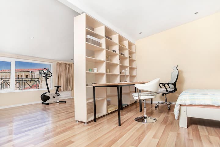 Workspace evidence from Avlabari home