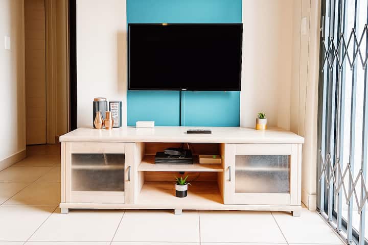 Sandton Garden Unit Stylish Upmarket & Modern - Sandton