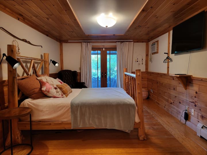 Chumba cha 4 cha kulala kiko katika chumba tofauti cha wageni 