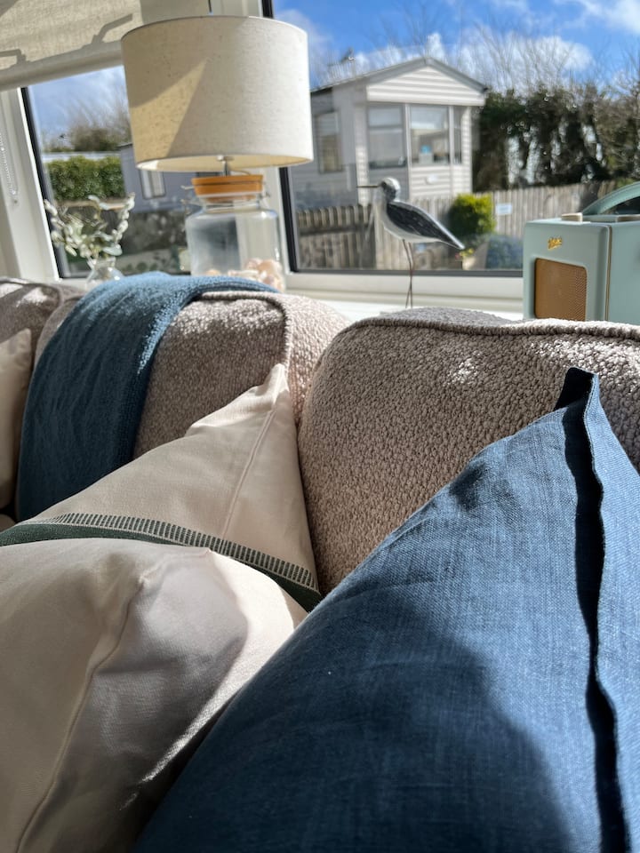 Living room image 7