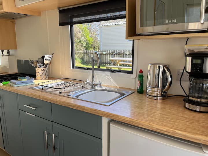 Full kitchen image 1