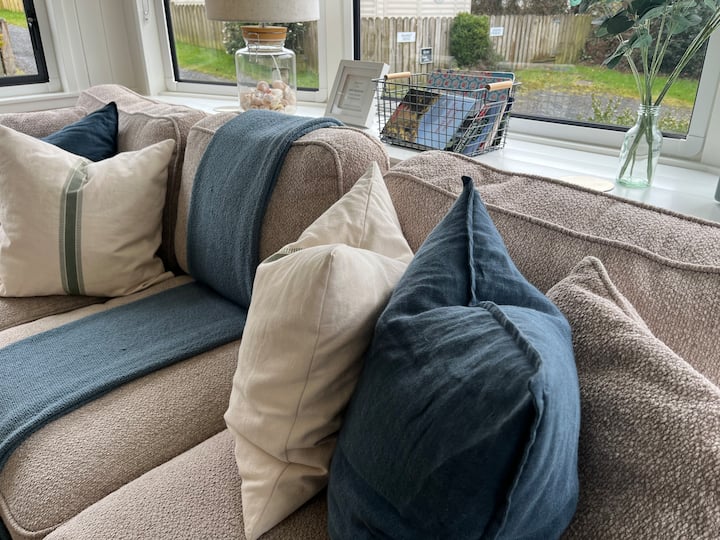 Living room image 10