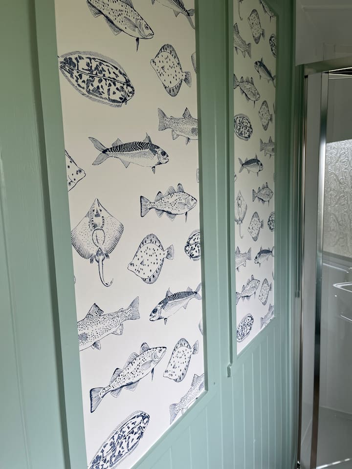 Full bathroom image 3