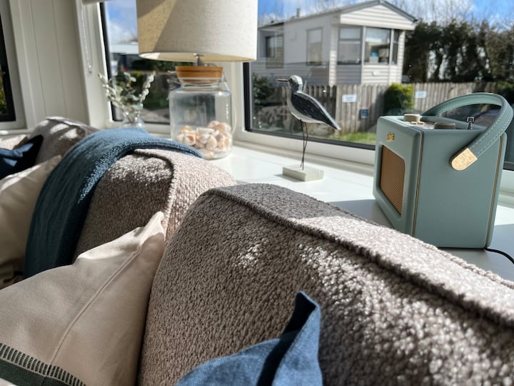Living room image 3