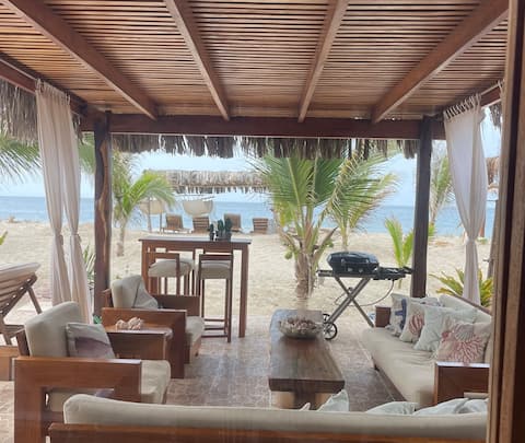 Beautiful oceanfront house in Canoas de Punta Sal.