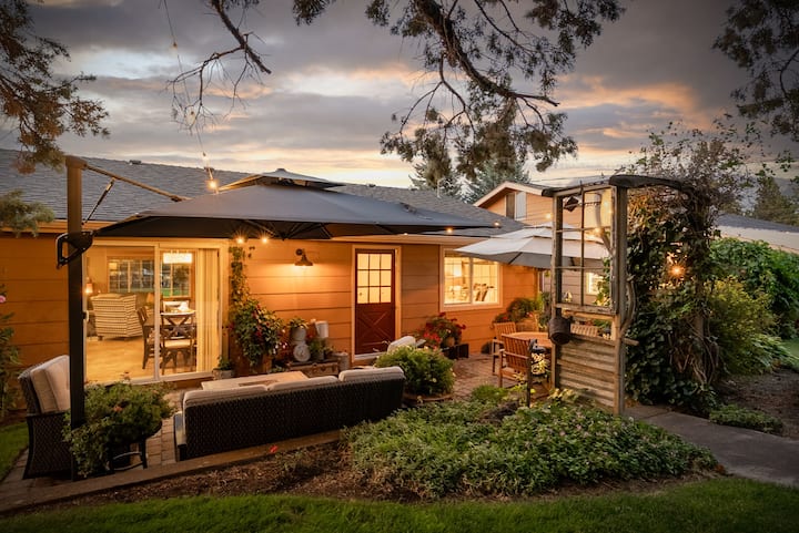 CLOSE COUNTRY QUARTERS (Hot Tub and Fire Pit) - Guest suites for