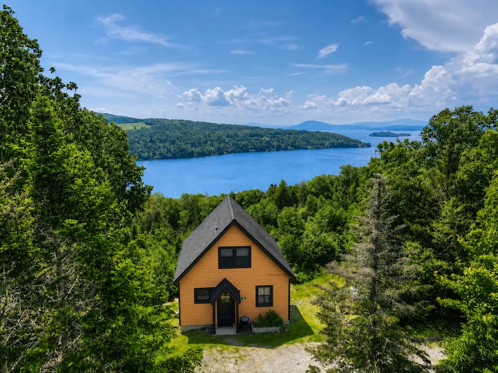 Eagles Ledge | Cozy Chalet W/ Incredible Views, Access To Rangeley Lake & 15 Mins To Saddleback! - Maine
