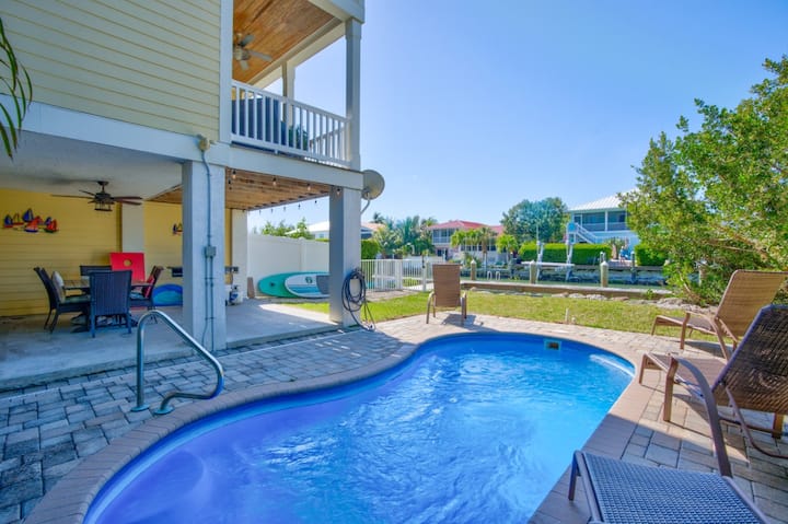 Casa De Tiki Is A Spacious 4-bedroom, 3-bathroom H - Marathon, FL