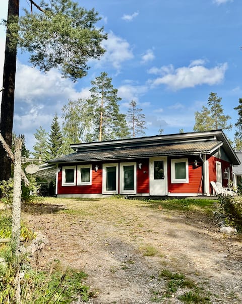 A wonderful vacation home in the heart of the village, Vuolenkoski Helmi