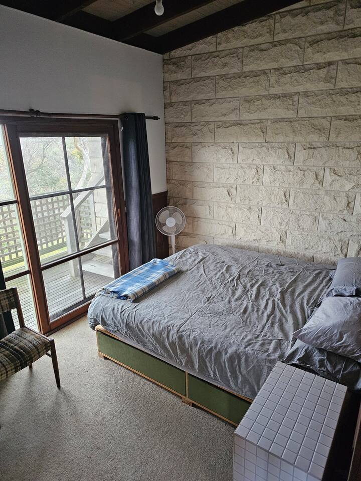 საძინებელი 1