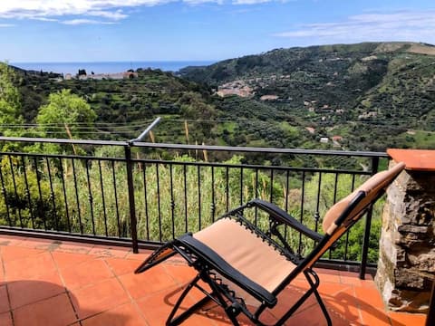 Large Balcony, AC, Panorama, Fast Wi-Fi, & Ebikes