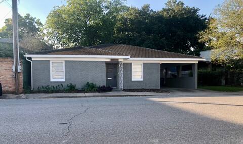 Boudreaux Townhouse
