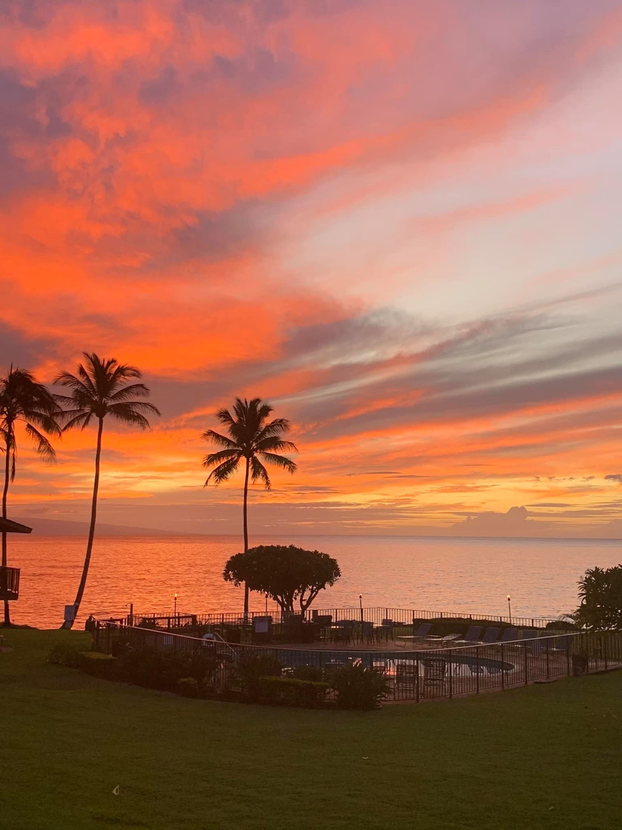 Condo in Lahaina · ★4.57 · 2 bedrooms · 3 beds · 2 private baths - Image 2