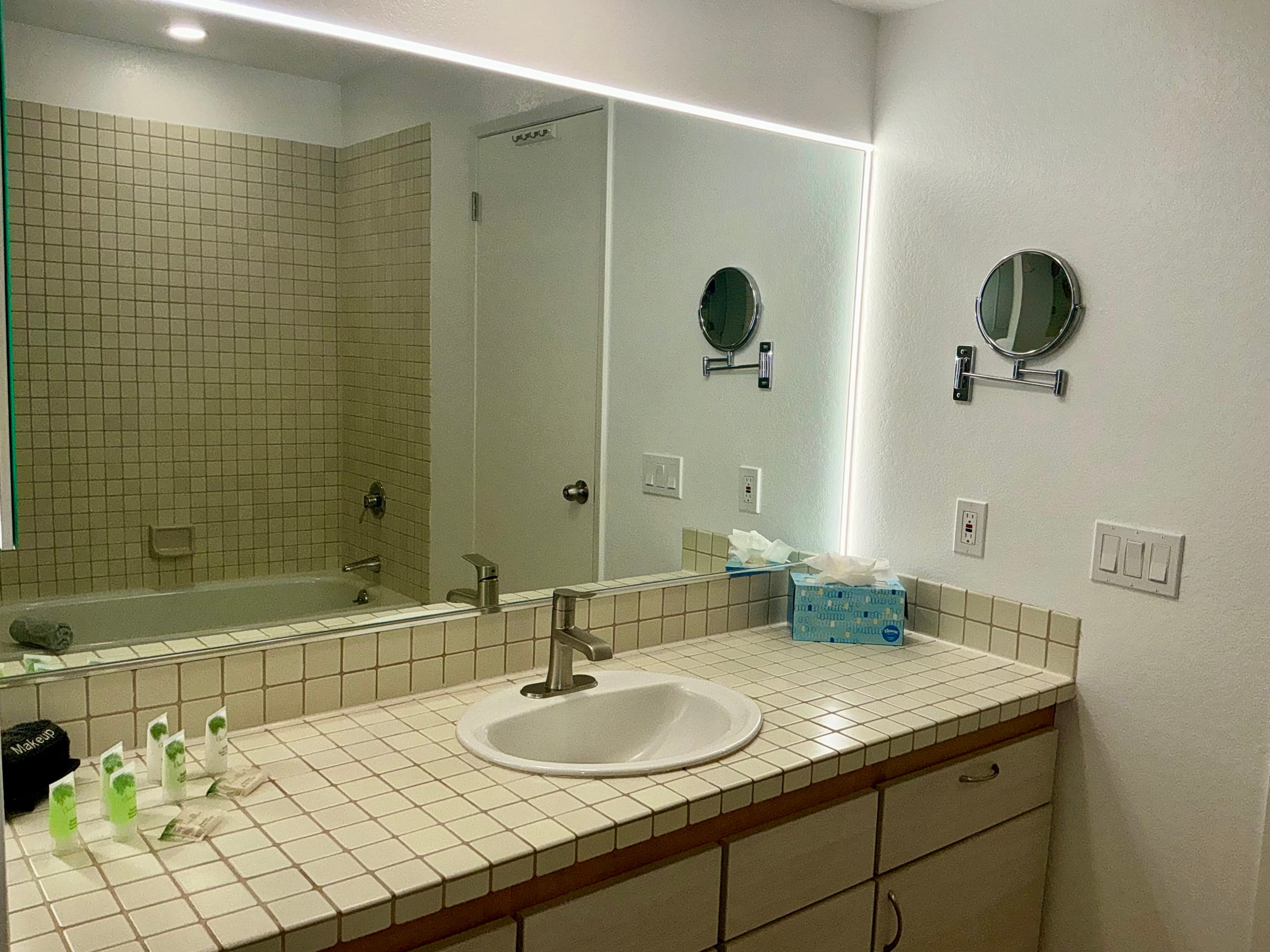 Condo in Kihei · ★4.95 · 1 bedroom · 1 bed · 1 private bath - Image 21