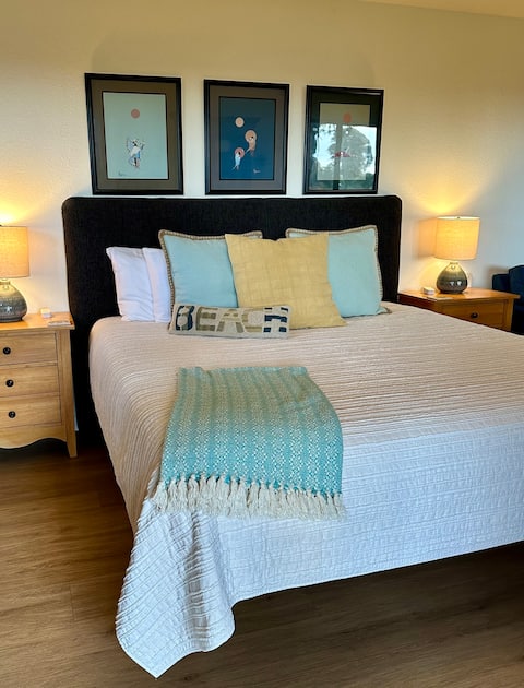 Peaceful Suite by the Bay