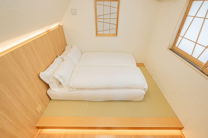 Camera da letto al 3° piano
Camera in stile giapponese
Letto matrimoniale x 1