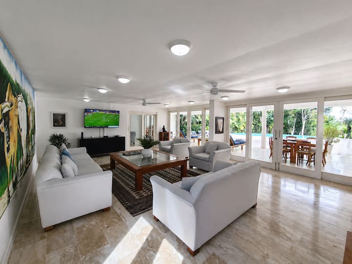 Villa Blanca Luxury Mediterranean Abode - La Romana