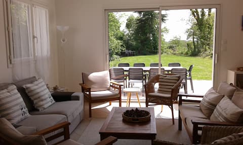 Beautiful family gîte for 10 people in Penestin