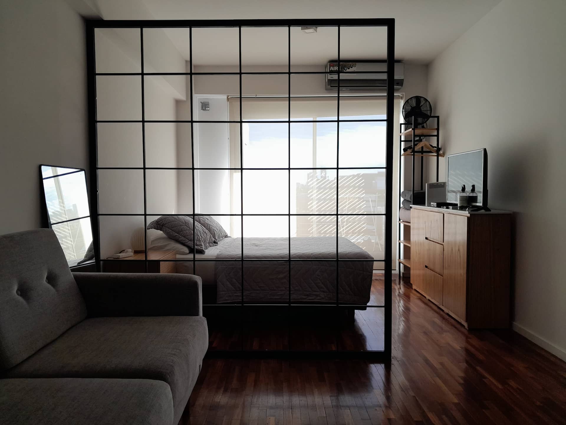 Spacious single environment