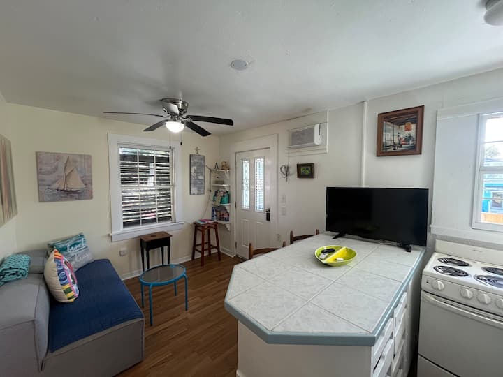 Aloha Bungalow - Galveston, TX