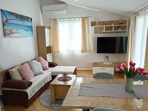 Top performing Airbnb: Santa Marina with sea view in Červar