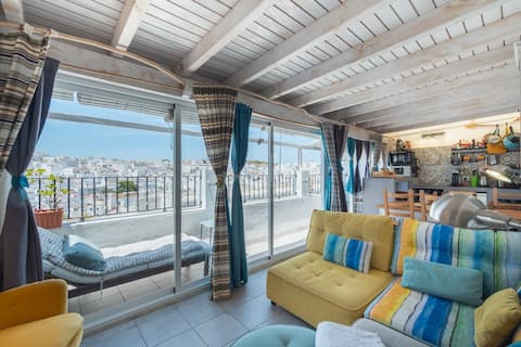 Top Airbnb: SoLeares House + Parking, Historic Center, A/C in Vejer De La Frontera