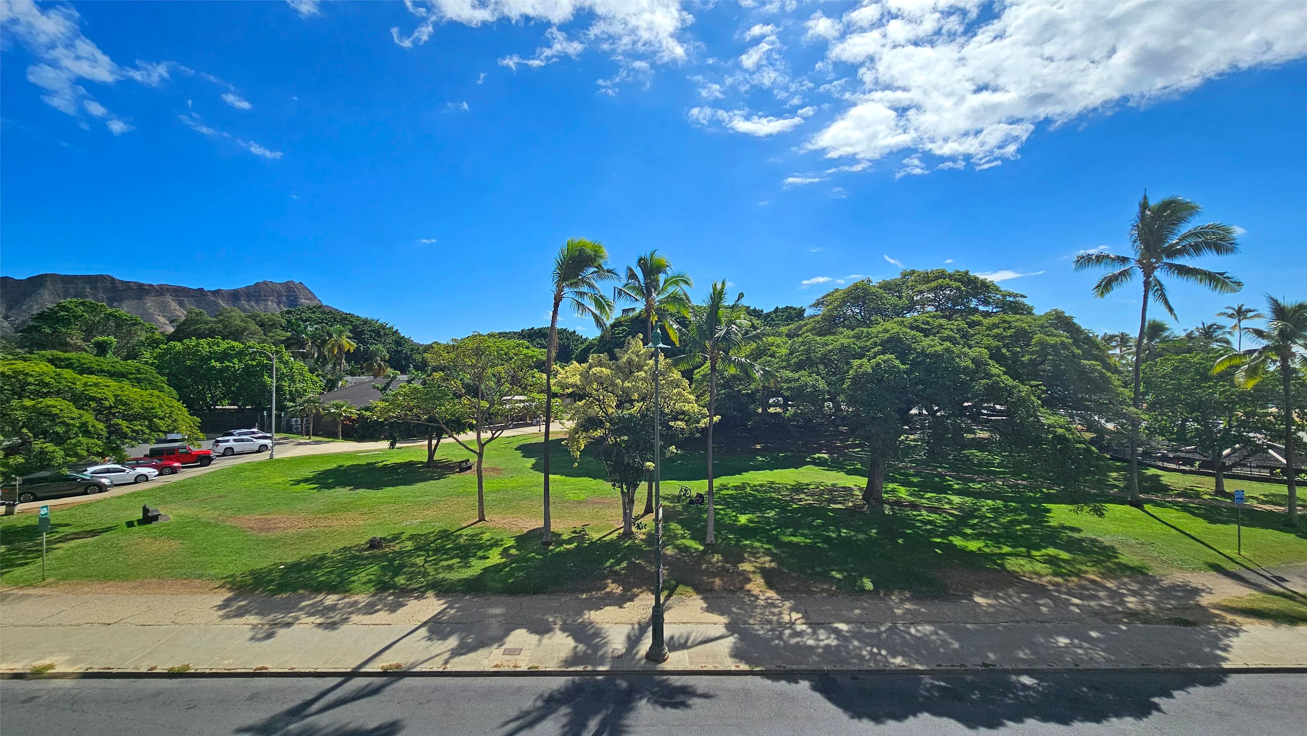 Condo in Honolulu · ★4.51 · Studio · 1 bed · 1 private bath - Image 21