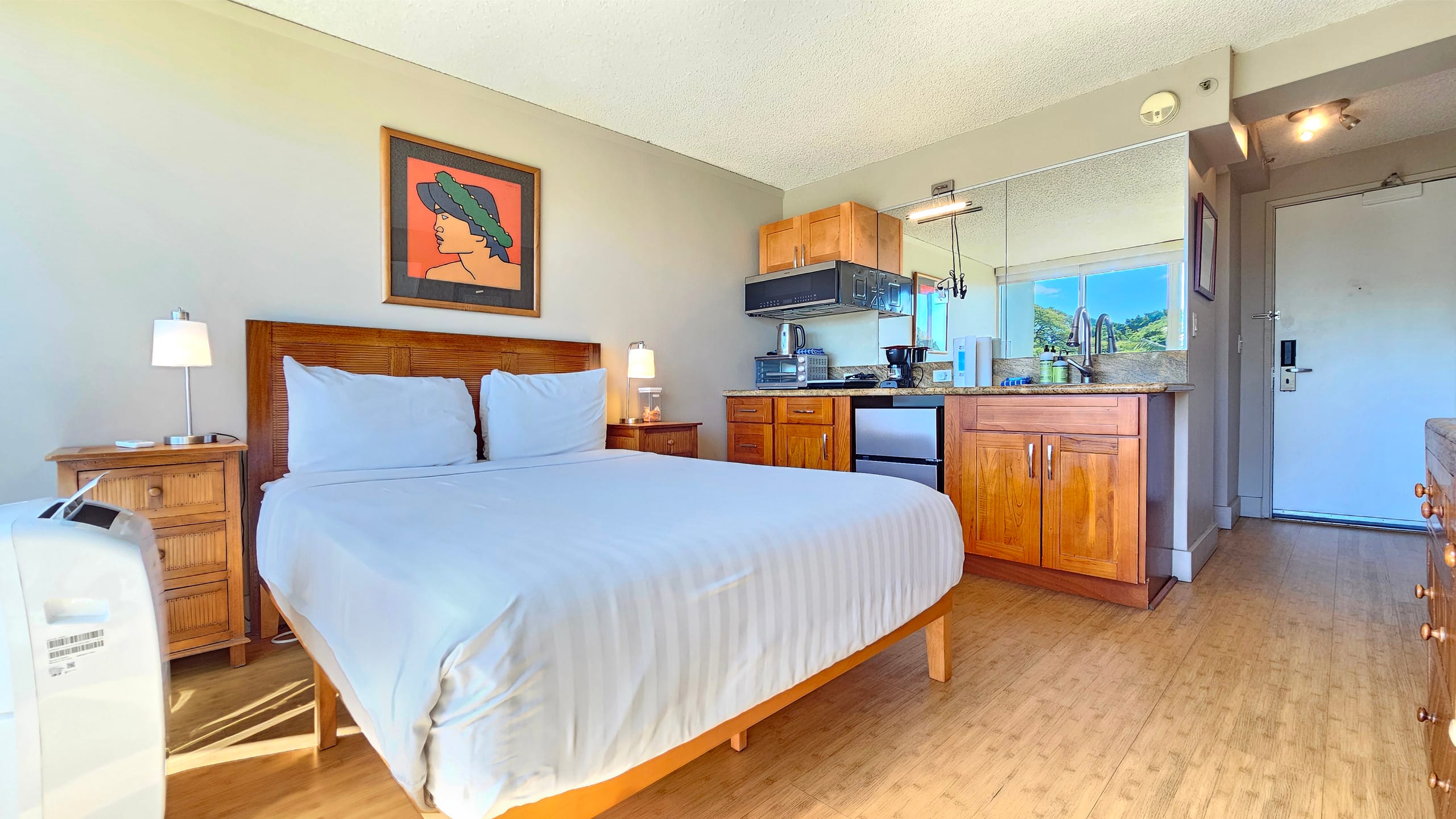 Condo in Honolulu · ★4.51 · Studio · 1 bed · 1 private bath - Image 36