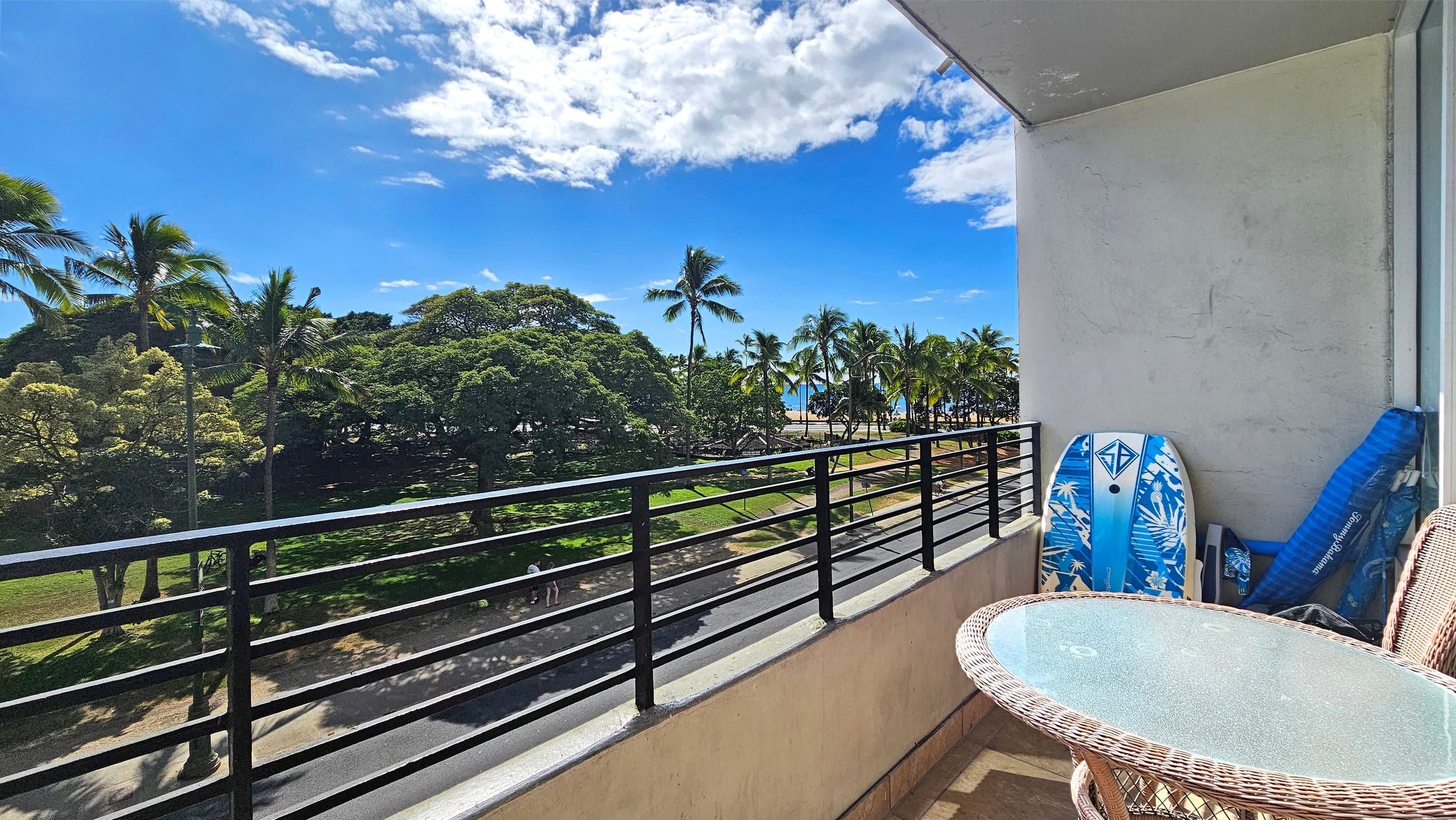 Condo in Honolulu · ★4.51 · Studio · 1 bed · 1 private bath - Image 19