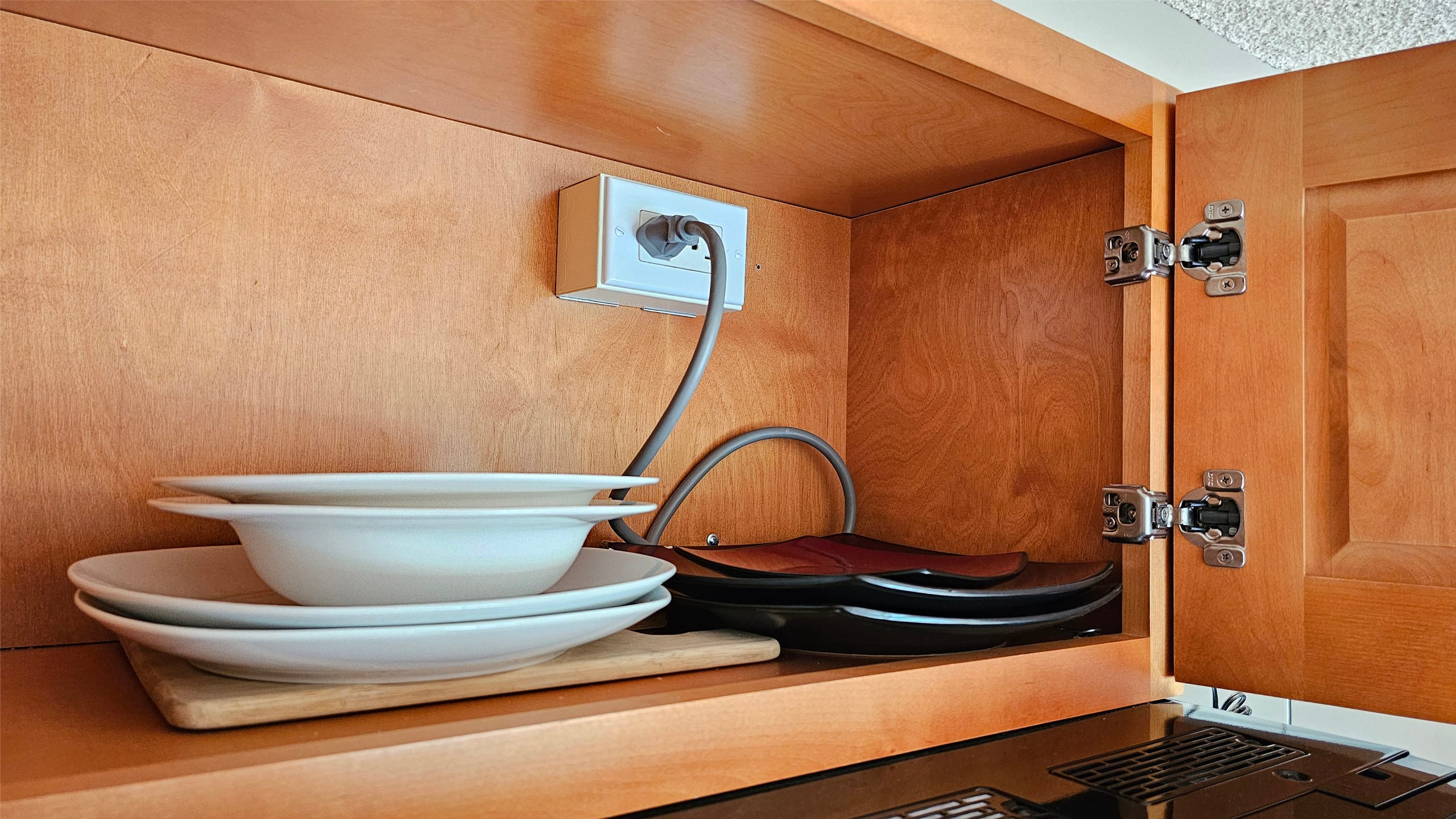 Condo in Honolulu · ★4.51 · Studio · 1 bed · 1 private bath - Image 12