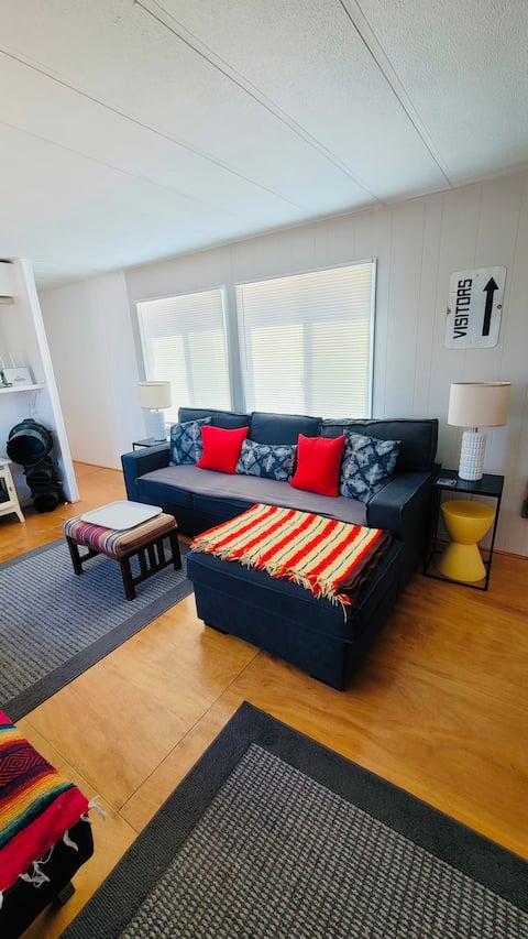 Popular Airbnb listing: Huge pool cold AC Desert Escape stunning 360 views in Homestead Valley