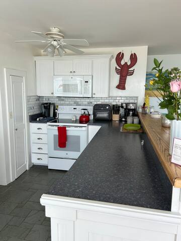 Oceanfront cottage, on the dunes, steps to ocean. gallery image 4