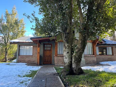 House, with playroom, barbacoa and garden