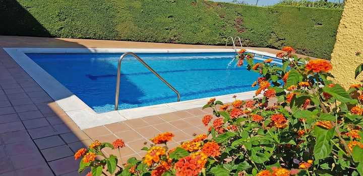 Con Piscina En Residencia Muy Tranquila - La Escala