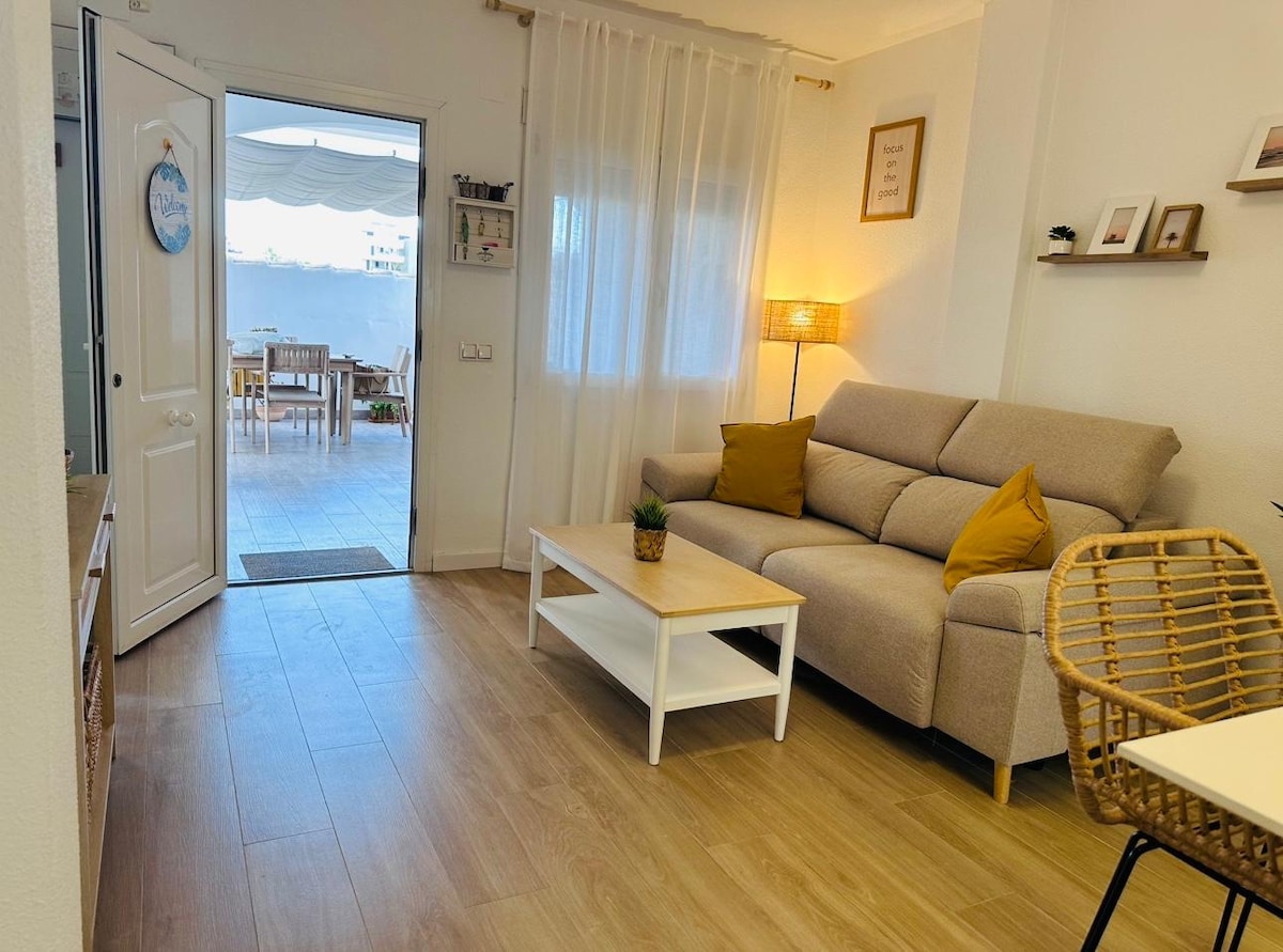 Top Airbnb: Villa with private pool just 300 meters from the sea!! in Dénia