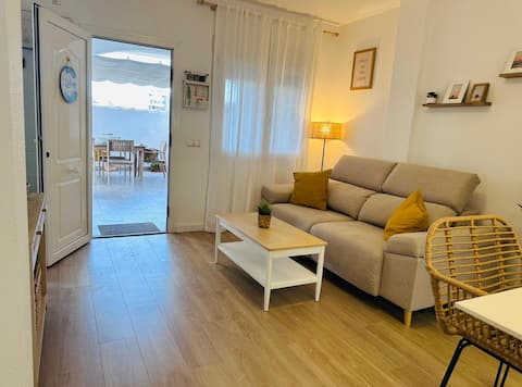 Top Airbnb: Villa with private pool just 300 meters from the sea!! en Dénia