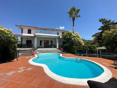 Nunzia Villa