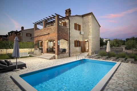 Villa Paradis 6 - family villa with Pool