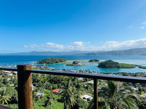 Jodie’s Retreat Savusavu
Luxury 4 Bedroom Home