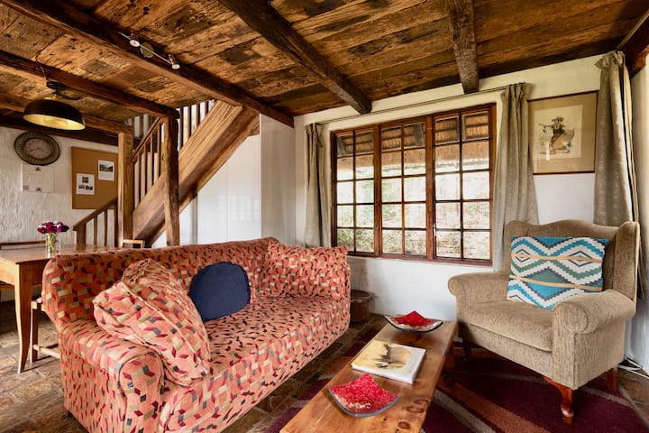 Rambling Rose Cottage - Centurion
