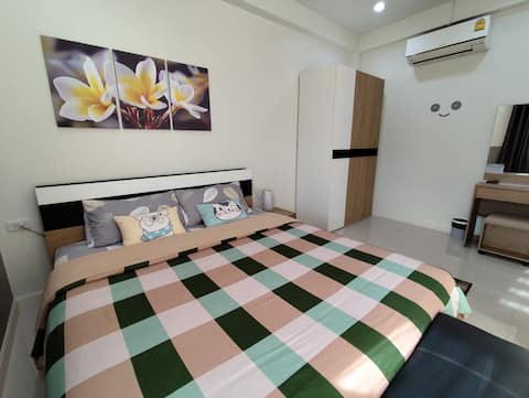 BRAND NEW 15 Mins to Historical Park