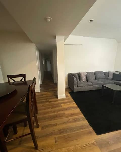 Popular Airbnb listing: Private basement apartment in Mississauga in Lisgar