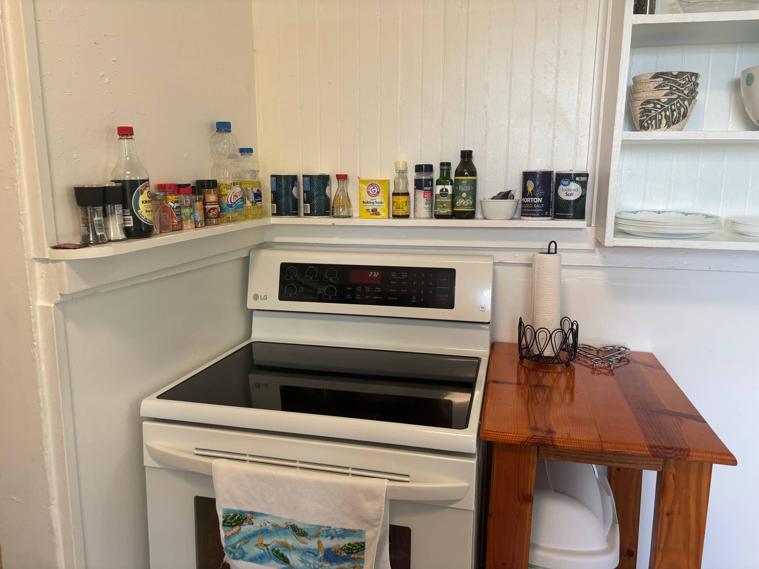 Home in Hilo · ★4.87 · 2 bedrooms · 2 beds · 1 shared bath - Image 6