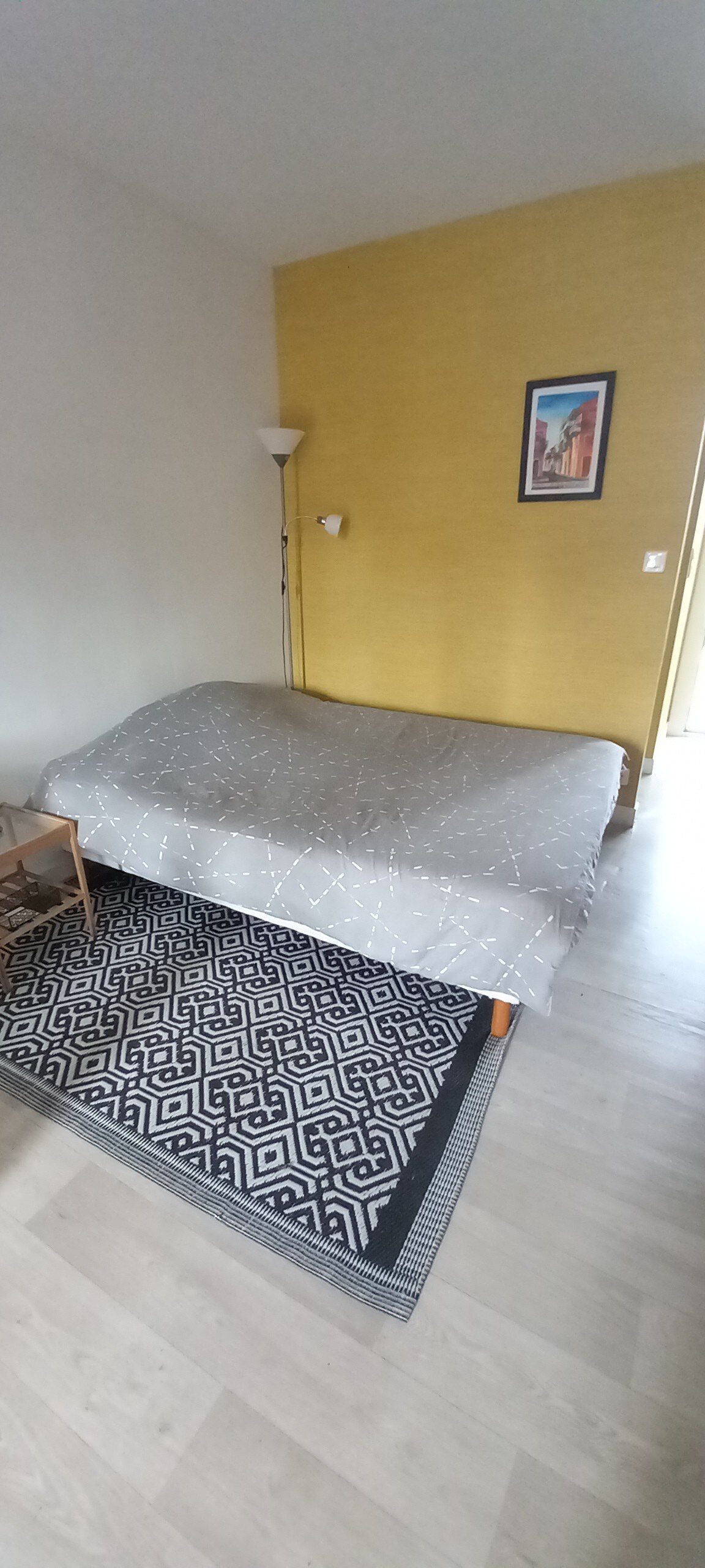 יש רק מיטה זוגית בנכס הזה 