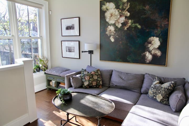 Spacious, charming 3 storey home in great ‘hood