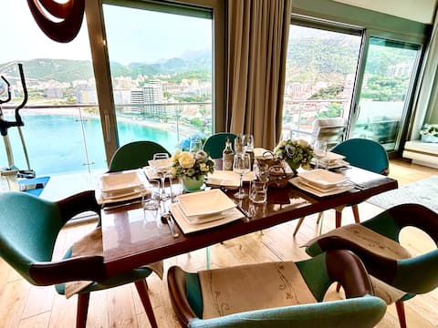 Luxury sea view of the mountain