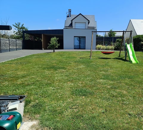 The sandy "house 1.5 km from the sea"