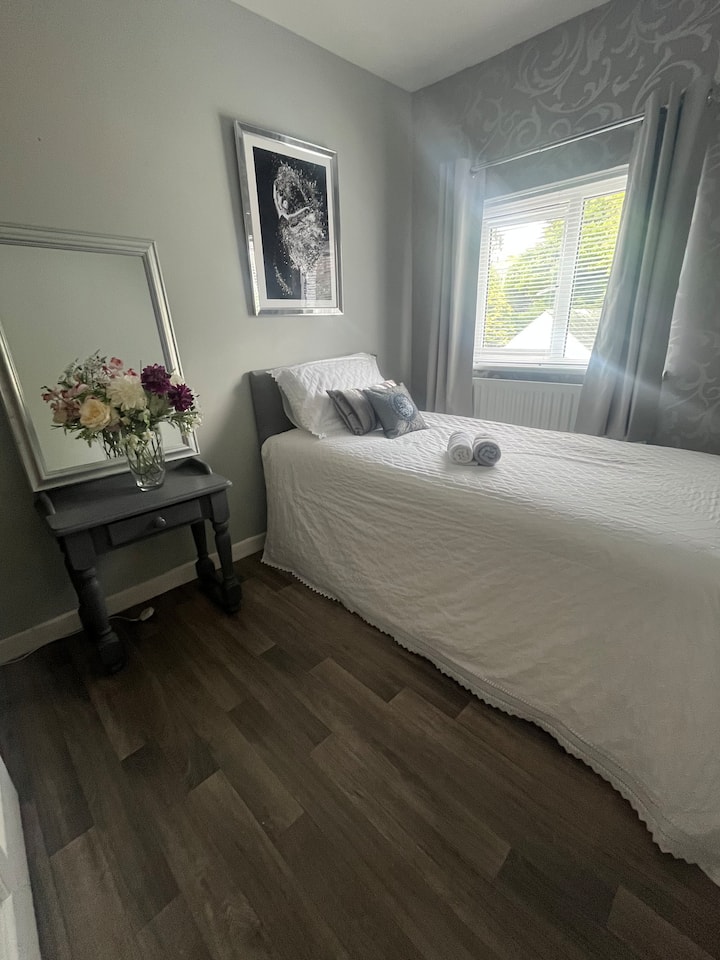 1 нема единечен кревет (широк 150-179 см) 