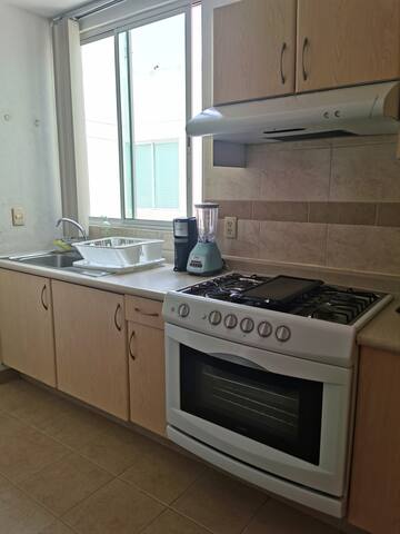 Neat & Hip Apartment in premium location (WTC)*** gallery image 5