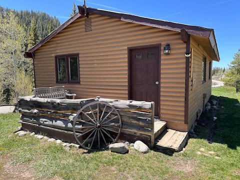 Riverside Cabin Retreat on  Elk River in Clark,Co